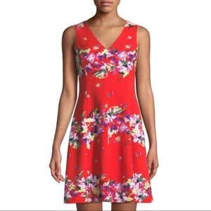 NWT Julia Jordan V-Neck Floral Dress